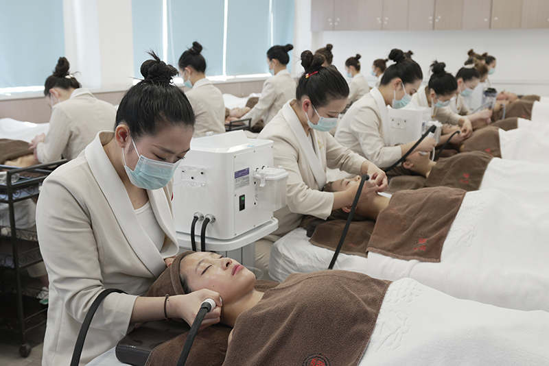 学美容美发：手握一技之长，点亮美业人生